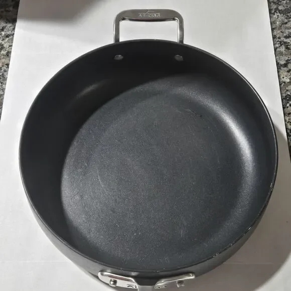 All-Clad HA1 Expert 4-Qt/3.8L Nonstick Sauté Pan - Induction & Oven Safe - Black - Picture 5 of 12